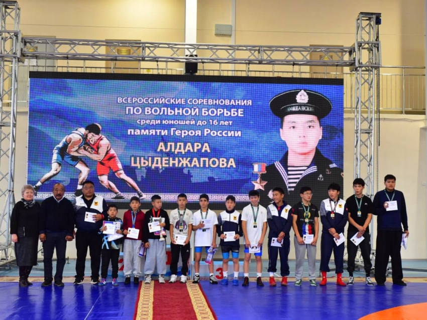 ​265 юных спортсменов поборолись за призы памяти Алдара Цыденжапова